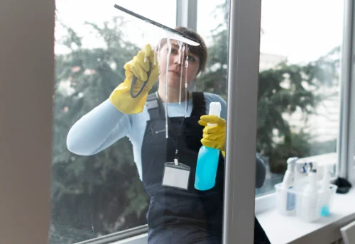 Nettoyage de vitres intérieures et extérieures à Montferrier